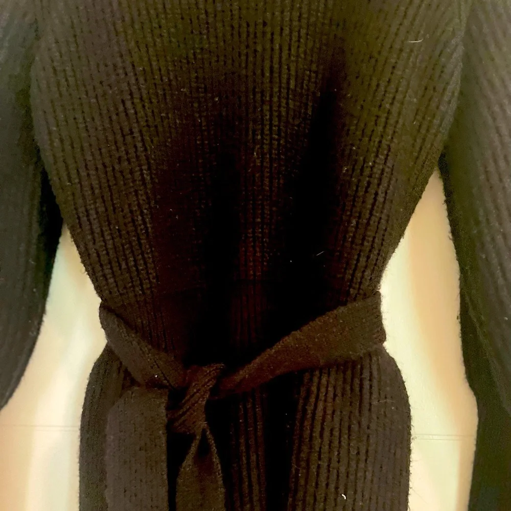 sweater - Picture 3 of 3